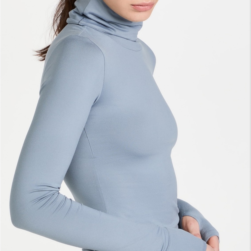 Alo Yoga Alosoft Protection Turtleneck